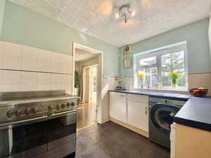 Kitchen- click for photo gallery